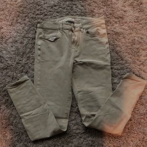 Women’s American Eagle khaki skinny jeans